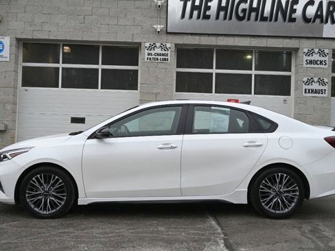 Used 2023 Kia Forte GT-Line w/ GT-Line Premium Package image 5