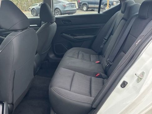 Used 2023 Nissan Altima 2.5 SV w/ SV Premium Package image 6