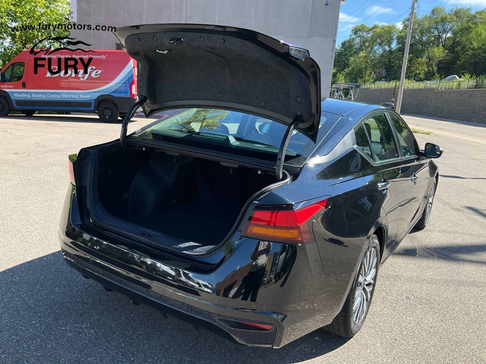 Used 2025 Nissan Altima 2.5 SV FWD image 25