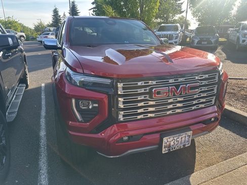 Used 2023 GMC Canyon Denali AWD/4WD image 1