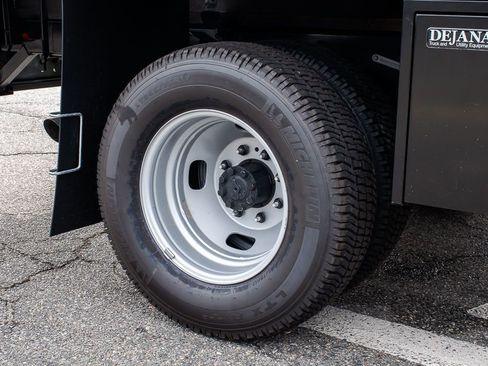 New 2025 Ford F350 XL w/ XL Chrome Package image 7