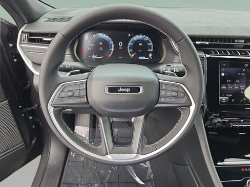 New 2025 Jeep Grand Cherokee Laredo X image 16