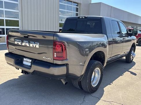 Used 2025 RAM 3500 Laramie AWD/4WD image 3