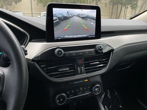 Used 2020 Ford Escape SE FWD image 19