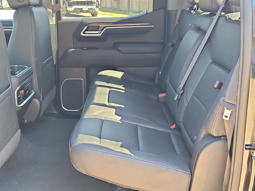 Used 2022 Chevrolet Silverado 1500 LTZ w/ LTZ Convenience Package II AWD/4WD image 17