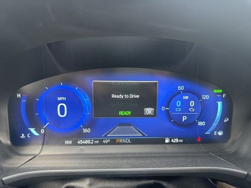 Used 2020 Ford Escape Titanium image 19