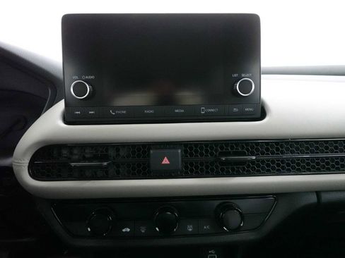 Certified 2025 Honda HR-V LX image 21