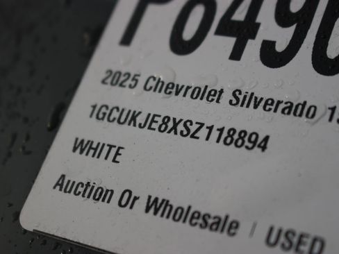 Used 2025 Chevrolet Silverado 1500 High Country AWD/4WD image 44