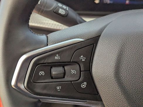 Used 2024 Chevrolet Trax ACTIV w/ Sunroof Package image 24