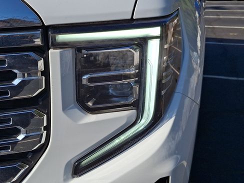 Used 2023 GMC Sierra 1500 Denali w/ Denali Reserve Package image 9