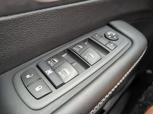 New 2026 Chrysler Pacifica Select image 32