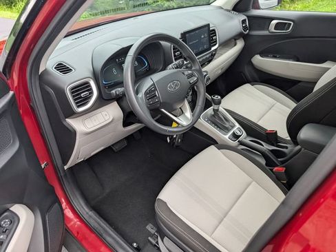 Used 2023 Hyundai Venue SEL w/ Cargo Package FWD image 12