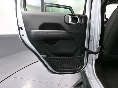 Used 2023 Jeep Wrangler Altitude image 36