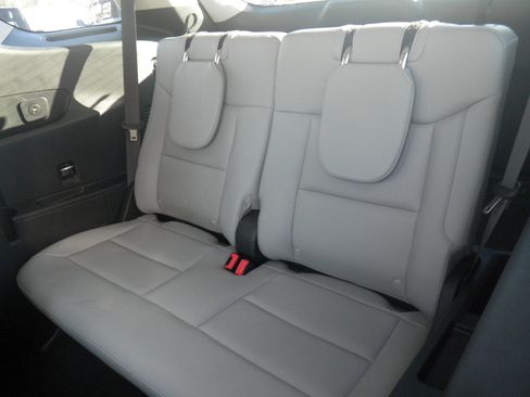 Certified 2025 Ford Explorer Active w/ Active Comfort Package image 20