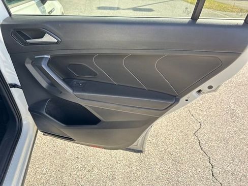 Used 2024 Volkswagen Tiguan SE R-Line image 16