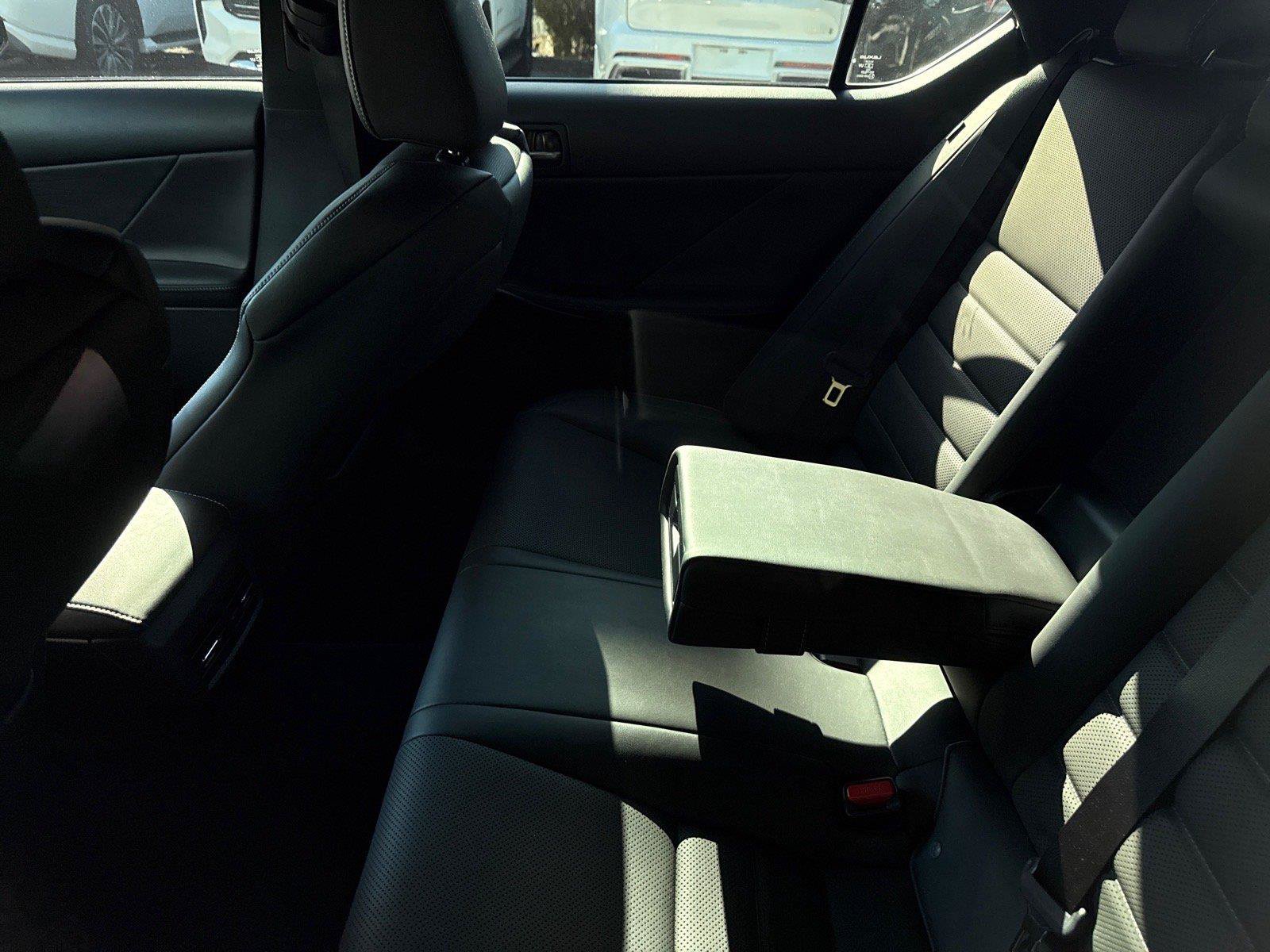Used 2021 Lexus IS 350 F Sport w/ Dynamic Handling Package RWD image 6