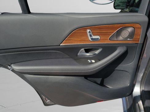 Certified 2025 Mercedes-Benz GLS 450 4MATIC image 25