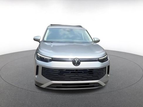 Used 2026 Volkswagen Tiguan SE AWD/4WD image 4