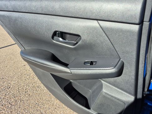 Used 2024 Nissan Sentra SV FWD image 19