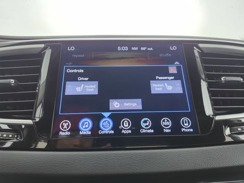 Used 2017 Chrysler Pacifica Touring-L image 28