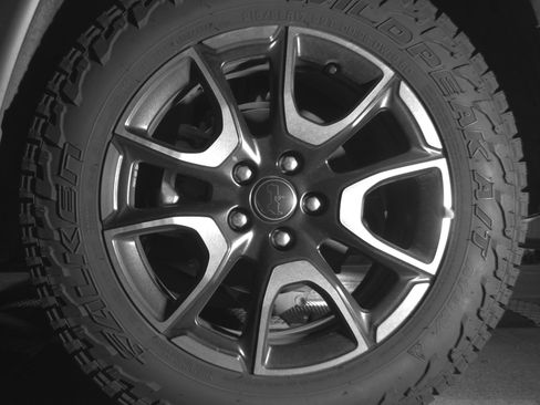 Used 2025 Jeep Compass Trailhawk image 14