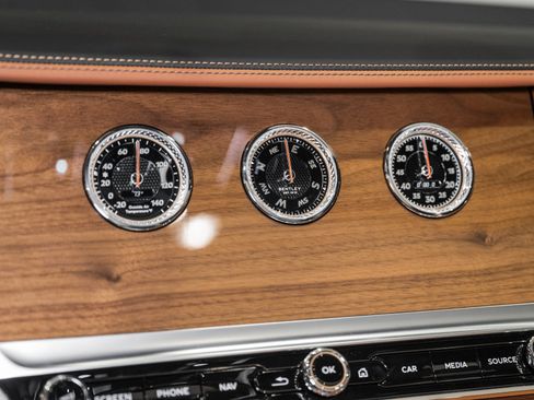 New 2024 Bentley Continental GT V8 AWD/4WD image 32