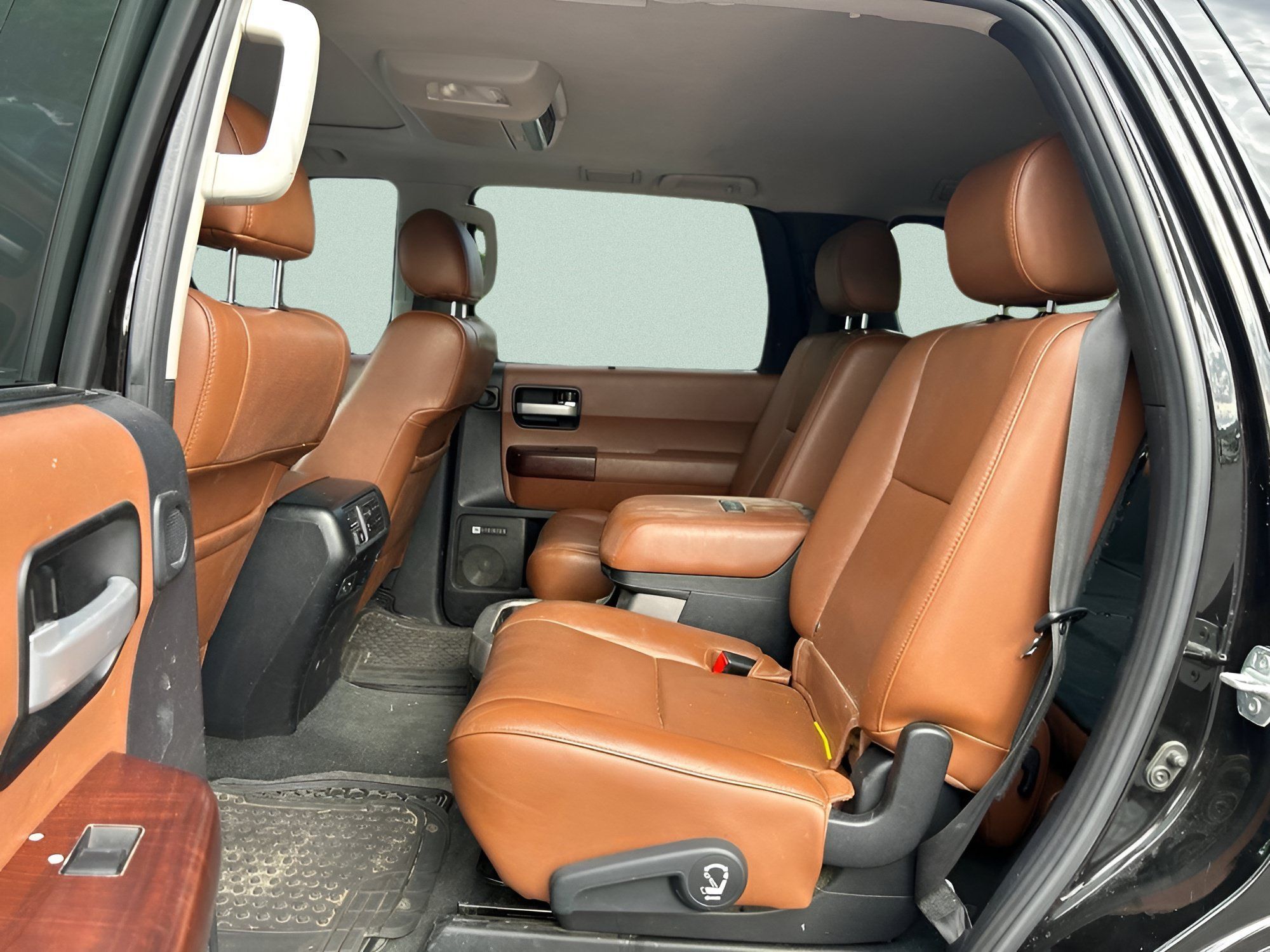 Used 2014 Toyota Sequoia Platinum AWD/4WD image 15