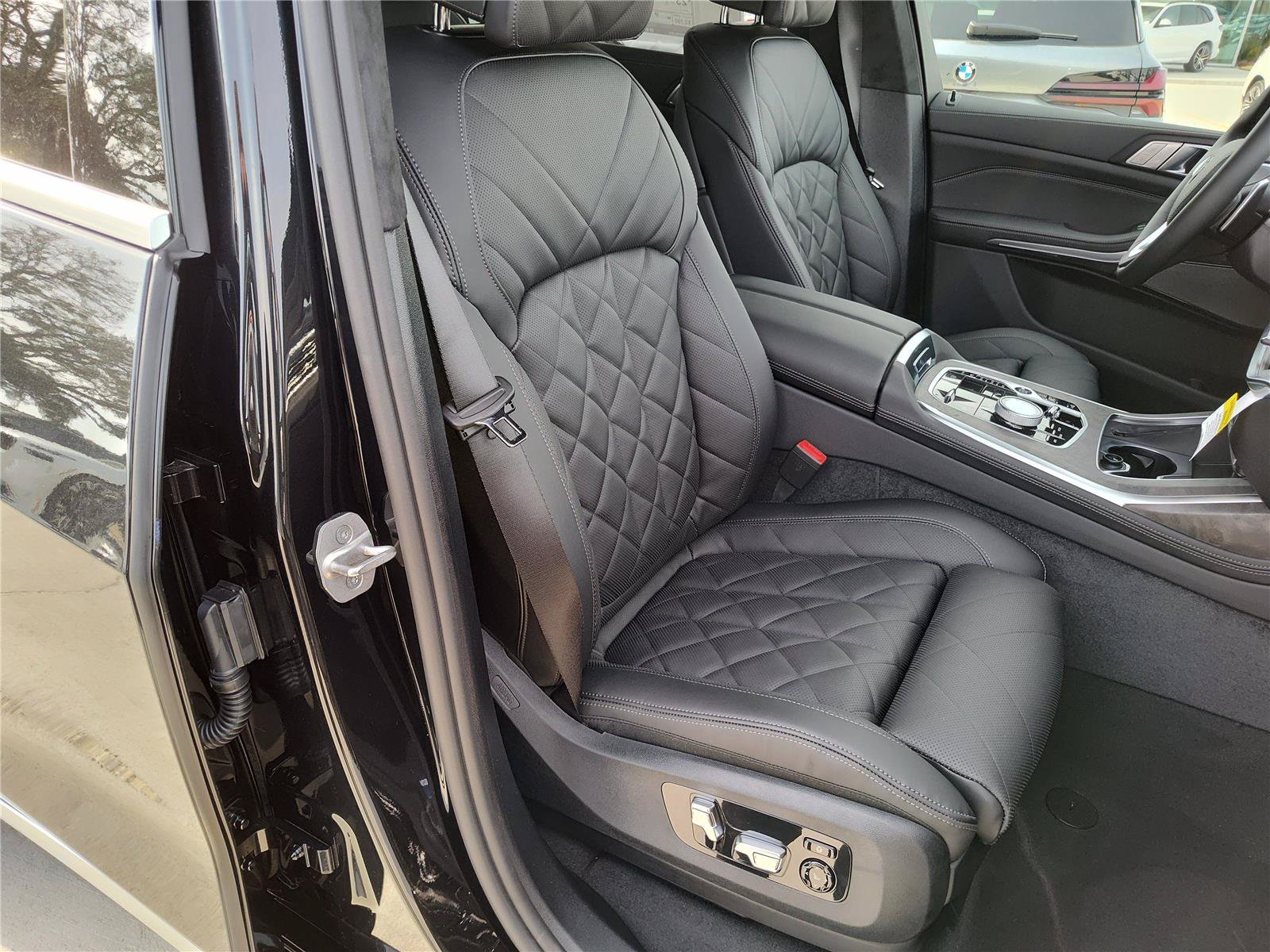 Used 2026 BMW X7 xDrive40i AWD/4WD image 13