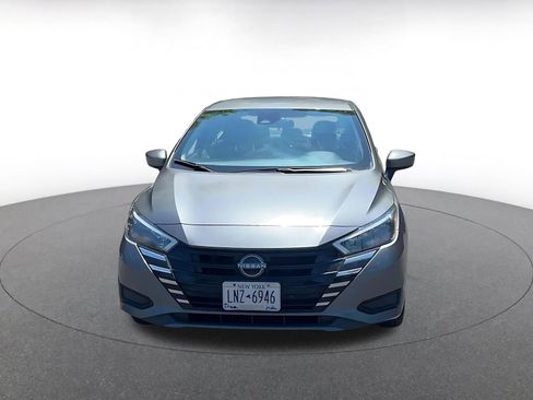 Used 2025 Nissan Versa SV FWD image 4