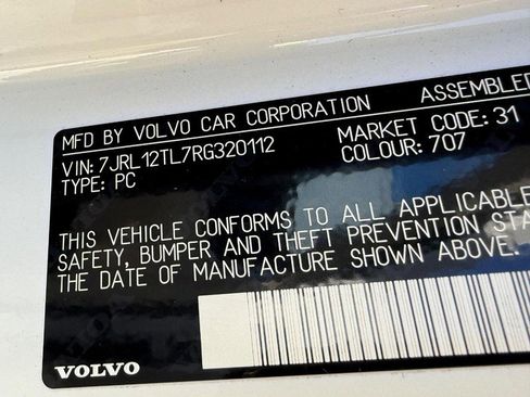 Certified 2024 Volvo S60 B5 Plus image 22