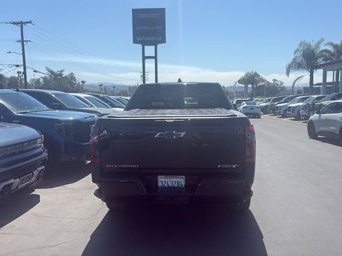 Used 2024 Chevrolet Silverado EV RST AWD/4WD image 5