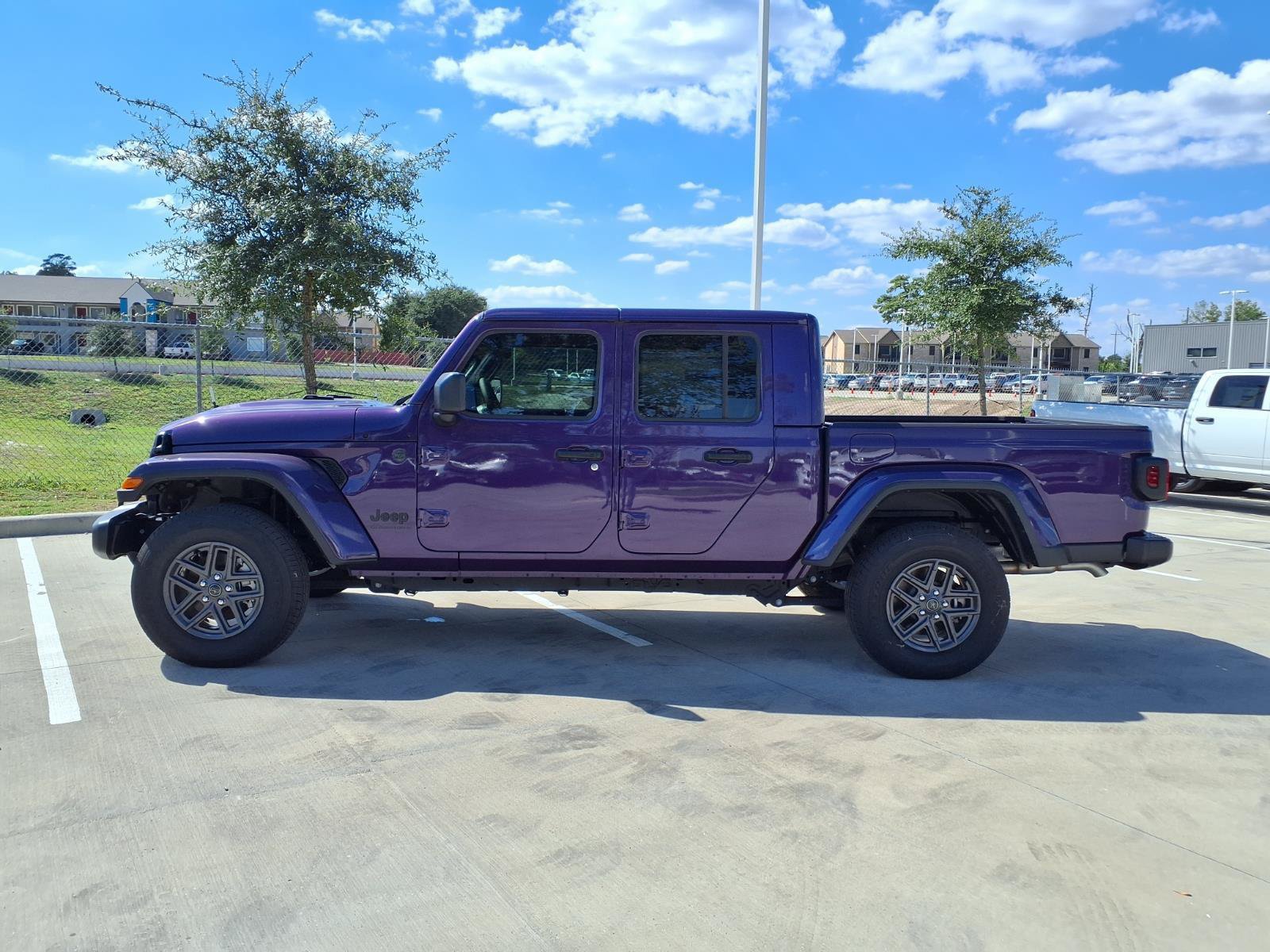 New 2026 Jeep Gladiator Sport AWD/4WD image 8