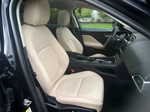 Used 2020 Jaguar F-PACE Premium AWD/4WD image 17