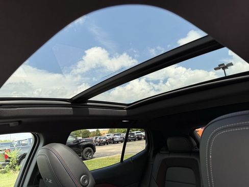 New 2025 Chevrolet Equinox EV RS image 18