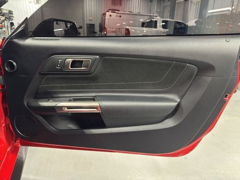 Used 2016 Ford Mustang Shelby GT350 w/ Track Package image 16