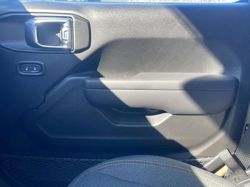 New 2025 Jeep Gladiator Willys image 21