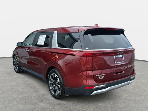 Used 2024 Kia Carnival EX FWD image 7