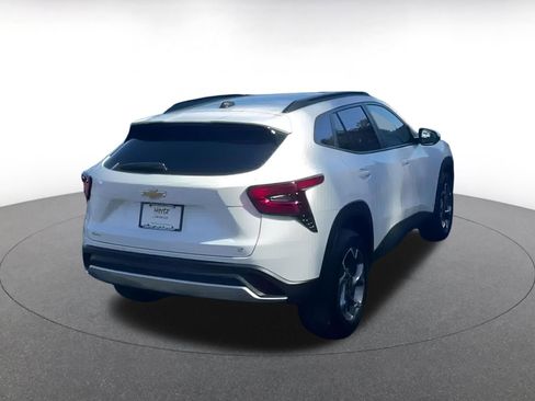 Used 2025 Chevrolet Trax LT image 11