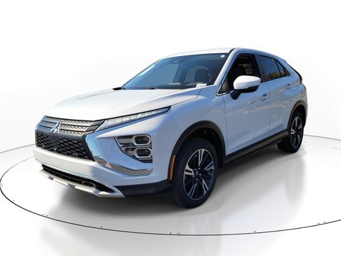Used 2023 Mitsubishi Eclipse Cross SE image 3