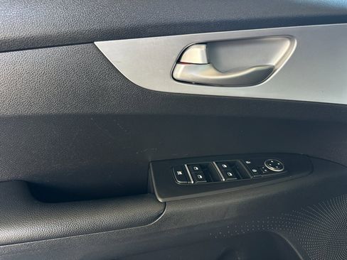 Used 2023 Kia Forte LXS w/ LXS Technology Package image 10