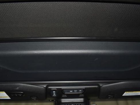 Used 2022 Jeep Wrangler Unlimited Sahara AWD/4WD image 19