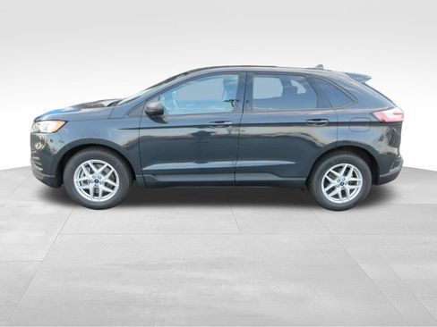 Used 2021 Ford Edge SE FWD image 2