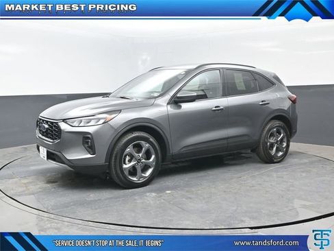 Certified 2025 Ford Escape ST-Line Select AWD/4WD image 1