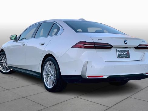 Used 2025 BMW 540i xDrive w/ Premium Package image 12