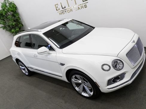 Used 2018 Bentley Bentayga AWD/4WD image 26