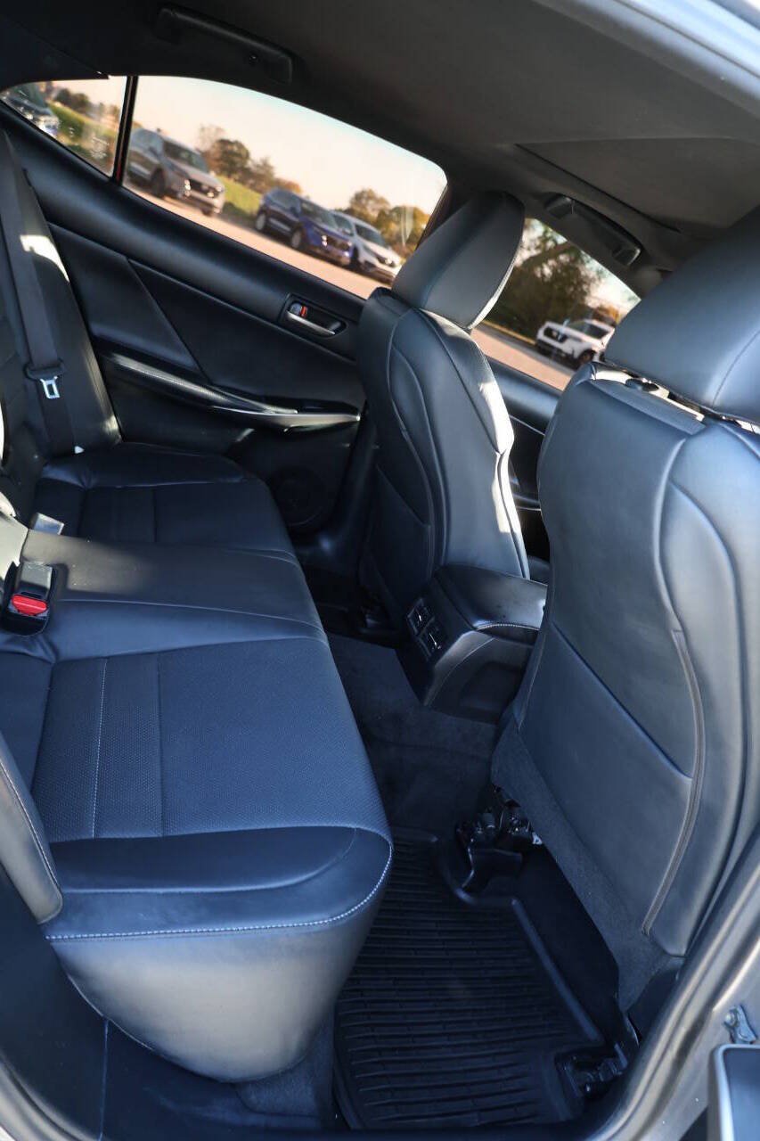 Used 2019 Lexus IS 300 F Sport w/ F Sport Package AWD/4WD image 16