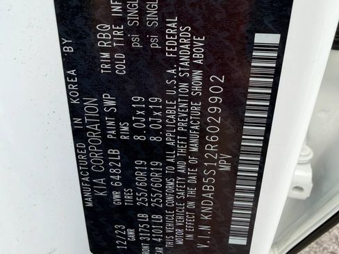 Used 2024 Kia EV9 Light Long Range RWD image 33