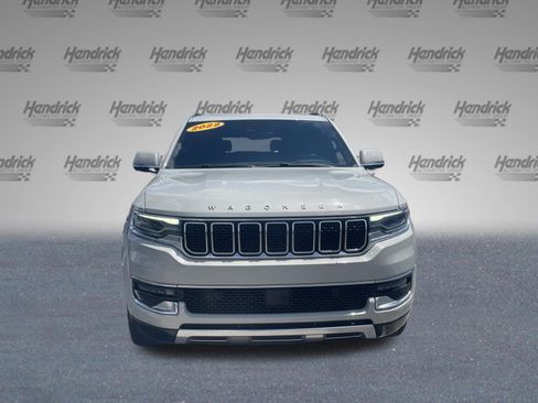 Used 2022 Jeep Wagoneer Series III w/ Premium Group I AWD/4WD image 3