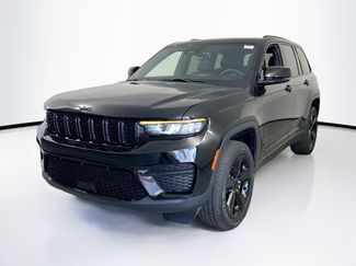 Used 2023 Jeep Grand Cherokee Altitude AWD/4WD video 1