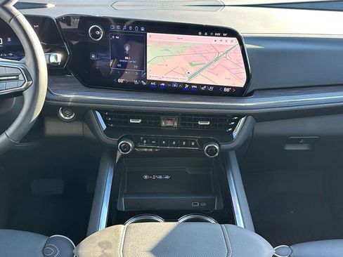 Used 2025 Chevrolet Tahoe Premier image 11